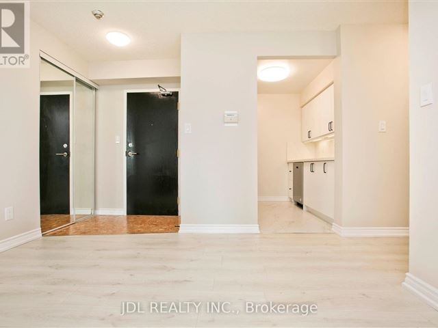 Empress Plaza - 2209 35 Empress Avenue - photo 3