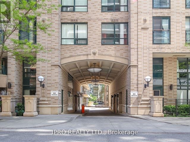 The Bloor Street Neighbourhood (BSN) - 413 35 Hayden Street - photo 2