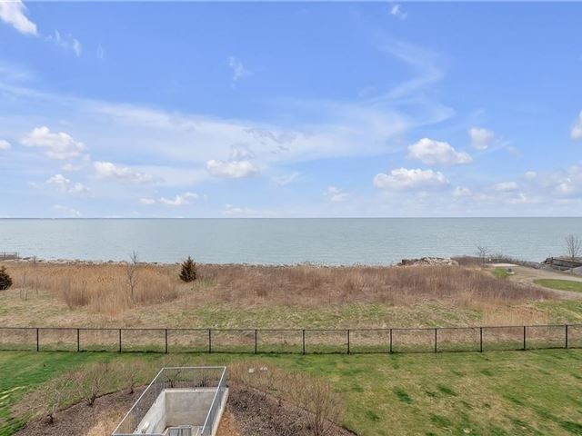 Waterfront Trails - 303 35 Southshore Crescent - photo 2