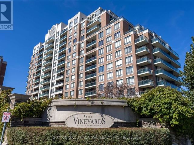 The Vineyards 2 - 714 350 Red Maple Road - photo 1