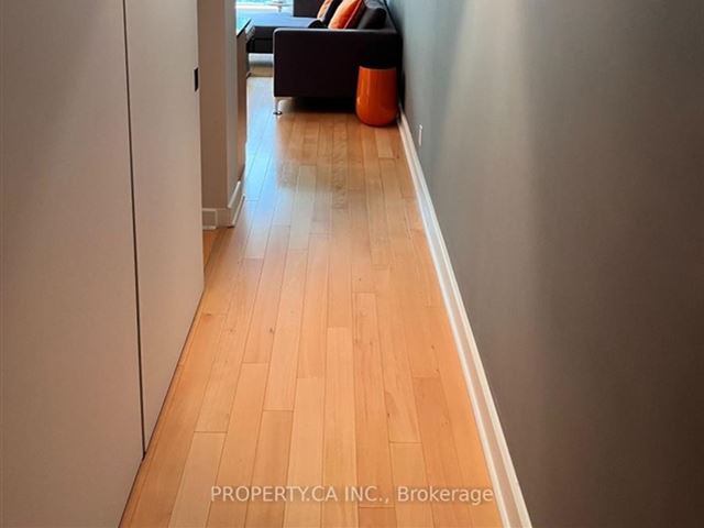 Soho Metropolitan - m12 350 Wellington Street West - photo 2