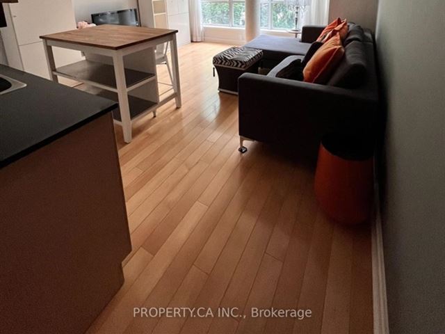 Soho Metropolitan - m12 350 Wellington Street West - photo 3