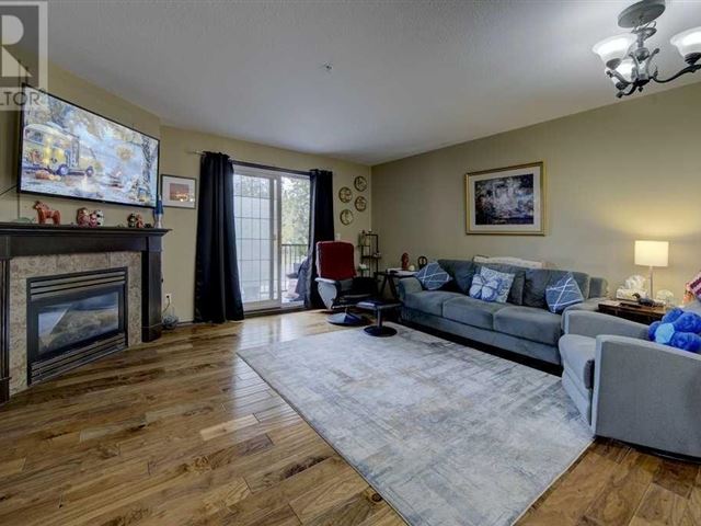 3505 51 AVE - 101 3505 51 Avenue - photo 2