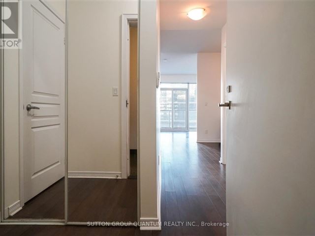 FLY Condos - 1412 352 Front Street West - photo 2