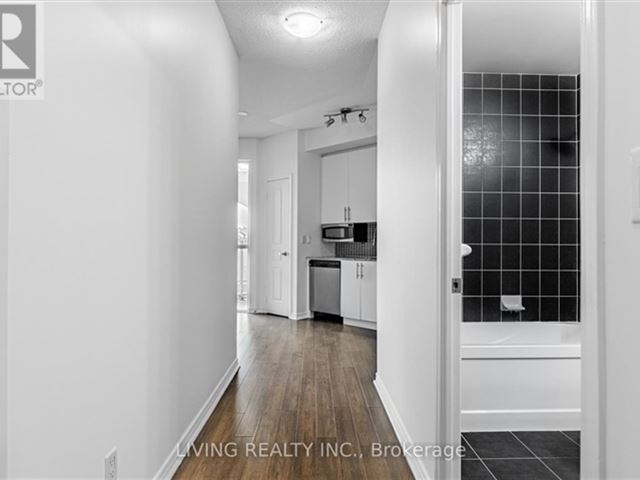 FLY Condos - 1610 352 Front Street West - photo 2