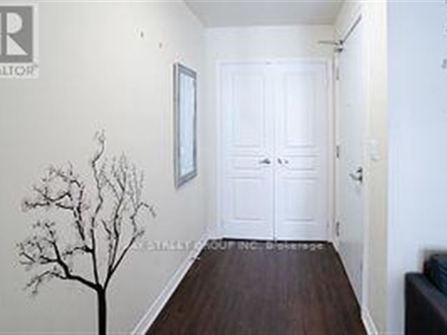 FLY Condos - 1617 352 Front Street West - photo 2