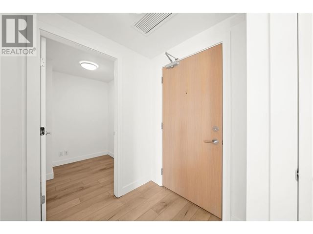 One Town Centre - 1007 3520 Marine Way - photo 2