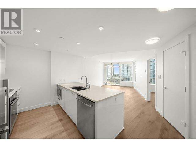 One Town Centre - 1007 3520 Marine Way - photo 1