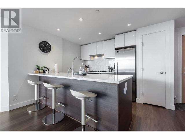 One Town Centre - 910 3520 Marine Way - photo 2