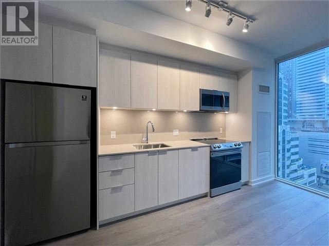 357 King West - 1104 357 King Street West - photo 2