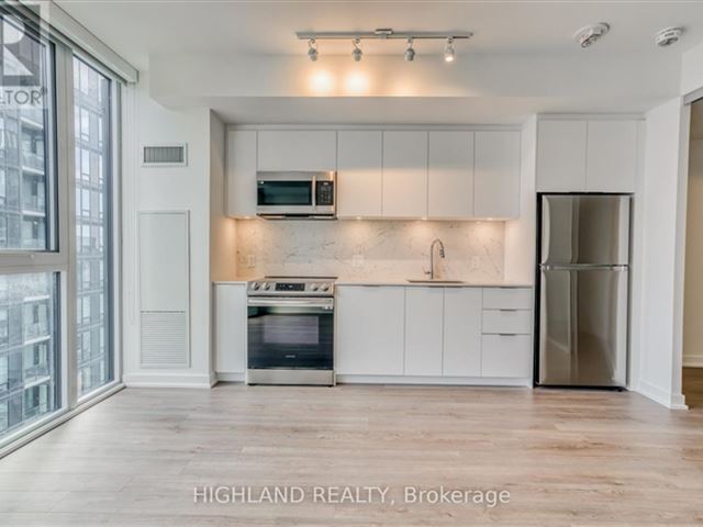 357 King West - 3807 357 King Street West - photo 2