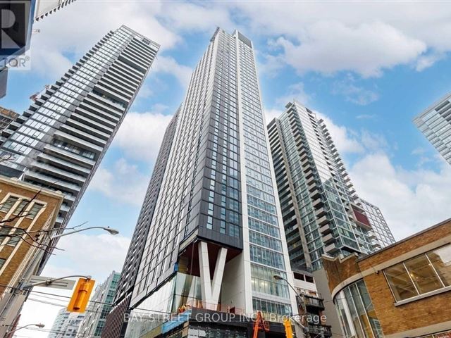 357 King West - 2807 357 King Street West - photo 1