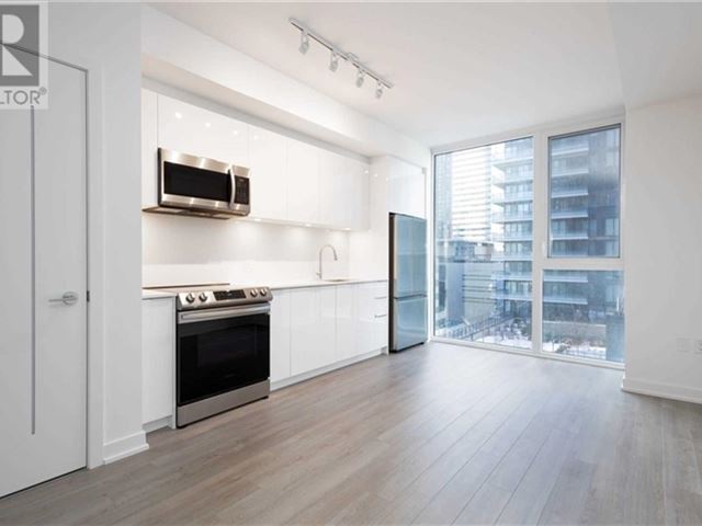 357 King West - 906 357 King Street West - photo 3