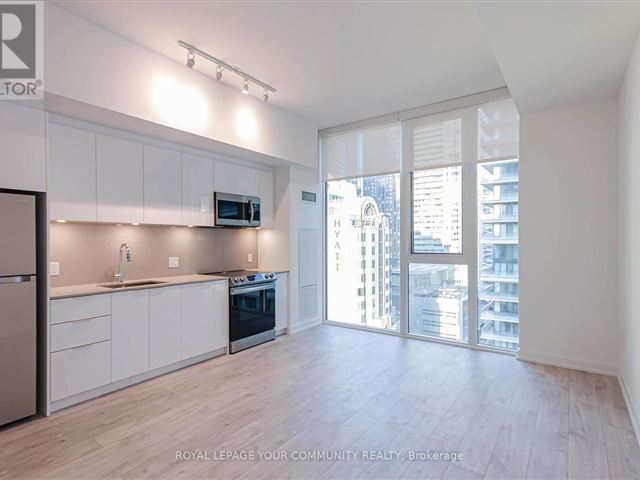 357 King West - 1604 357 King Street West - photo 2