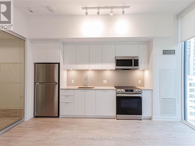 357 King West - 1604 357 King Street West - photo 3