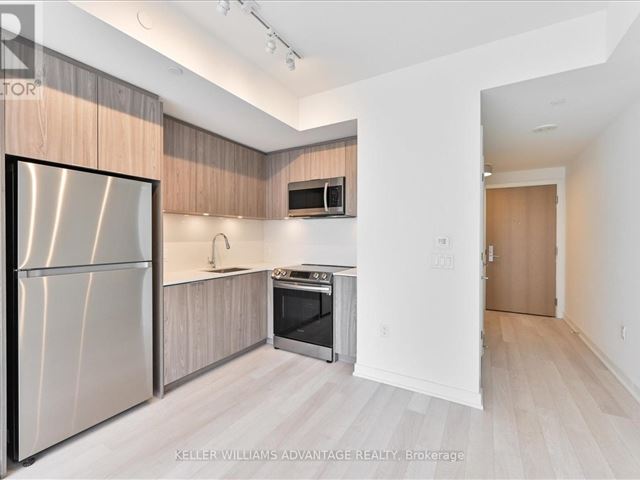 357 King West - 1502 357 King Street West - photo 1