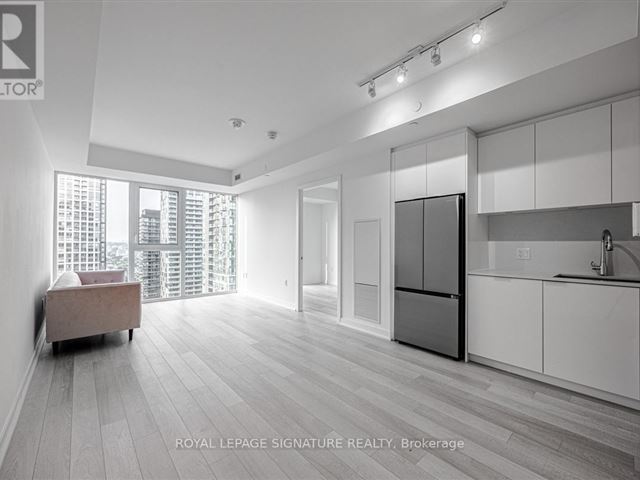 357 King West - 3002 357 King Street West - photo 1