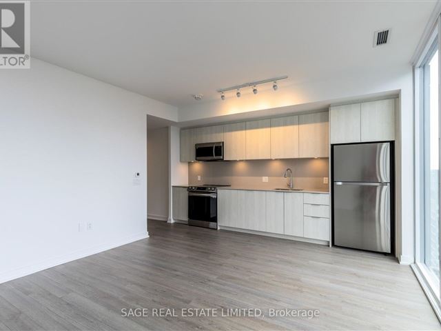 357 King West - 3903 357 King Street West - photo 2