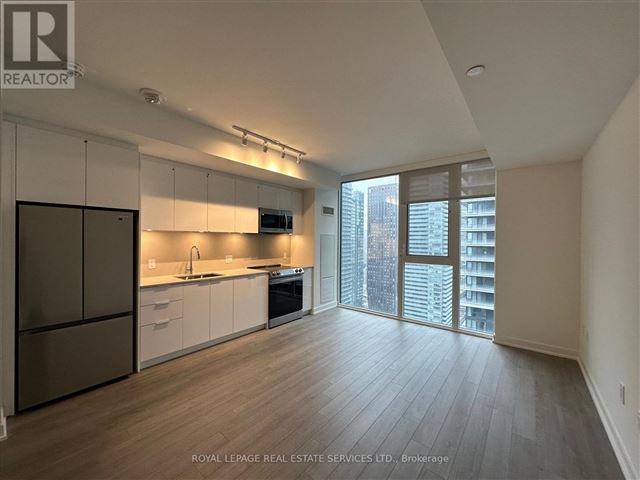 357 King West - 3104 357 King Street West - photo 2