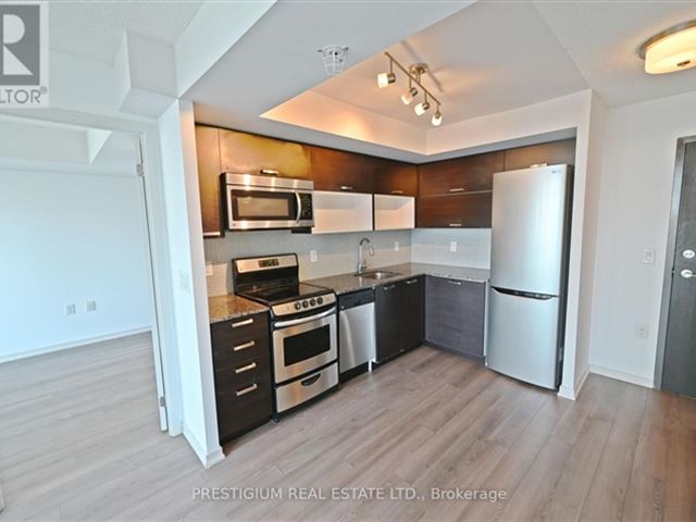 Edge on Triangle Park - 1210w 36 Lisgar Street - photo 1