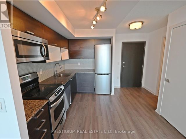 Edge on Triangle Park - 1210w 36 Lisgar Street - photo 3