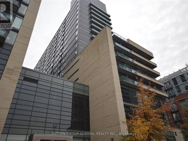 Edge on Triangle Park - 901 36 Lisgar Street - photo 1