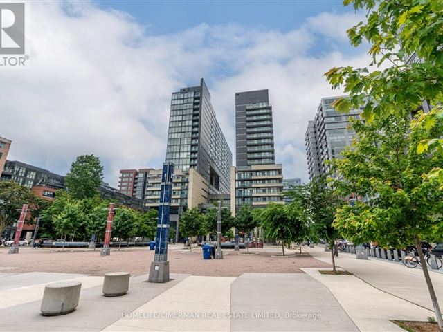 Edge on Triangle Park - 1702w 36 Lisgar Street - photo 2