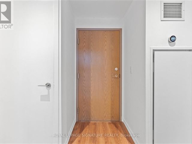 Edge on Triangle Park - 809 36 Lisgar Street - photo 2