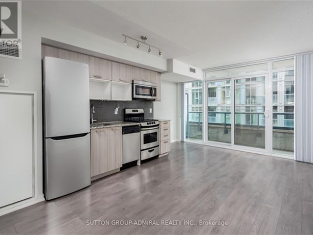 Edge on Triangle Park - 512w 36 Lisgar Street - photo 3