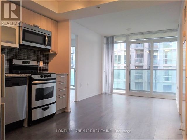 Edge on Triangle Park -  36 Lisgar Street - photo 2