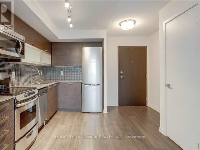 Edge on Triangle Park - 1008w 36 Lisgar Street - photo 3