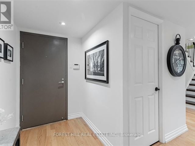 The Three Sixty - 110 360 Bloor Street East - photo 2