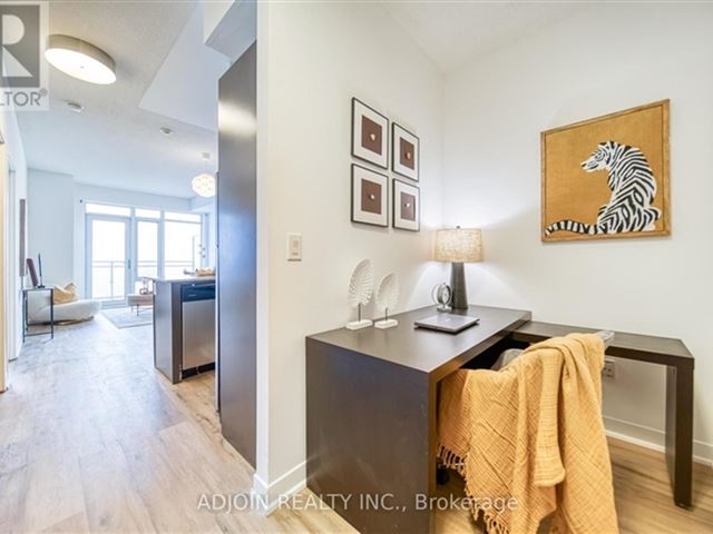 Limelight North Tower - 3010 360 Square One Drive - photo 2