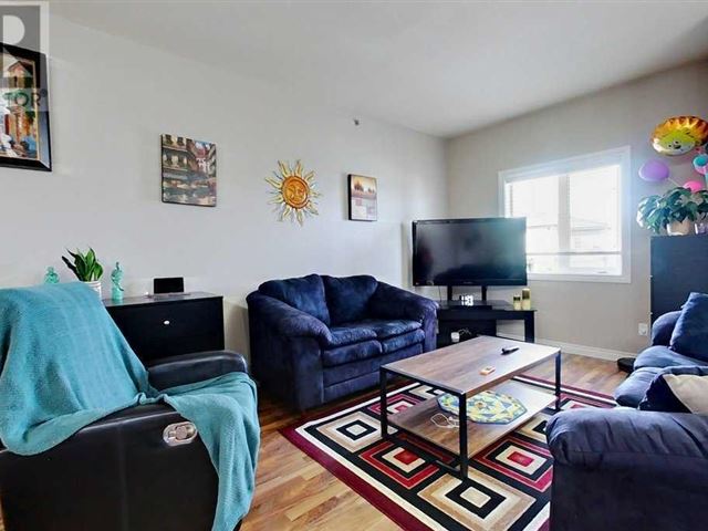 3615 51 AVE - 303 3615 51 Avenue - photo 3