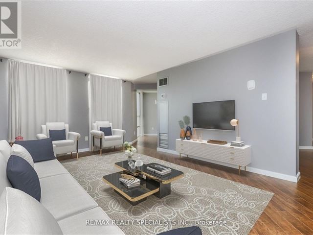 Place 4 - 2208 3650 Kaneff Crescent - photo 2