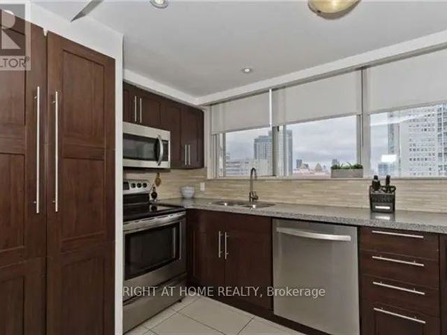 Place Royale Condo - sph09 3695 Kaneff Crescent - photo 3