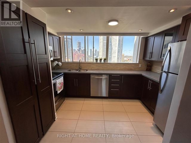 Place Royale Condo - sph09 3695 Kaneff Crescent - photo 2