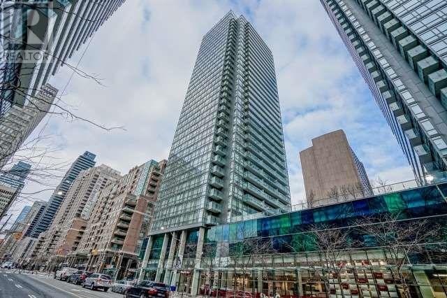 37 Grosvenor Street, Unit 906, Toronto — For rent @ $2,350 | CondoDork.com