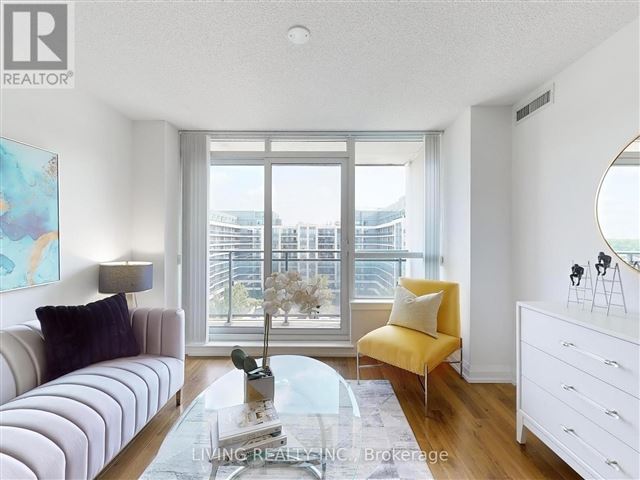 Royal Gardens Condos - 923 370 7 Highway - photo 3