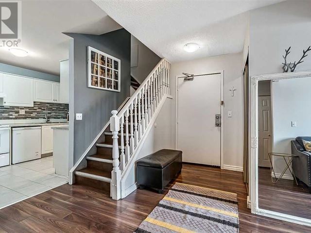 3707 16 Av Se - 6 3707 16 Avenue Southeast - photo 2