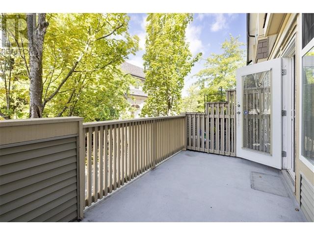 Tennyson Gardens - 28 3711 Robson Court - photo 1