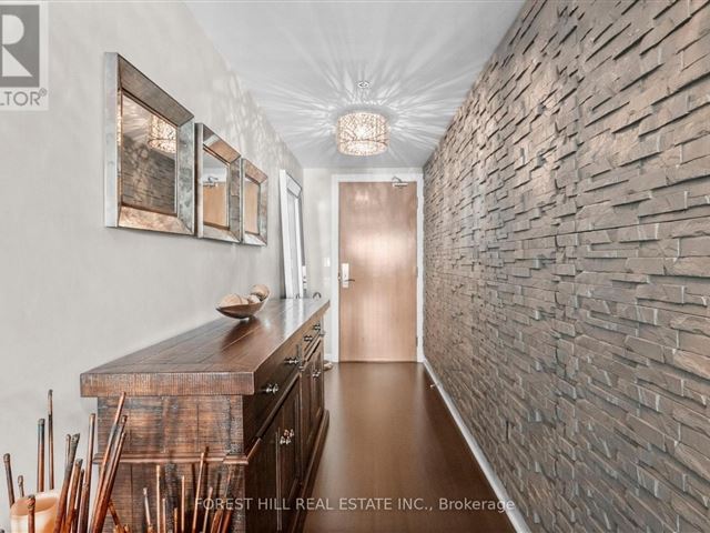 M5V - 2603 375 King Street West - photo 3