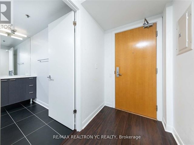 M5V - 1403 375 King Street West - photo 3