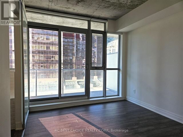 M5V - 702 375 King Street West - photo 1