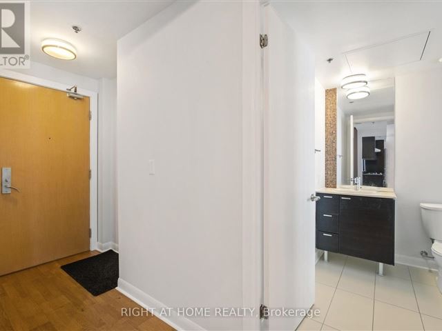 M5V - 3106 375 King Street West - photo 3