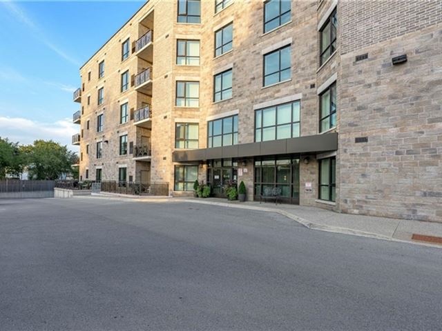 Walker's Creek Condos - 406 379 Scott Street - photo 1