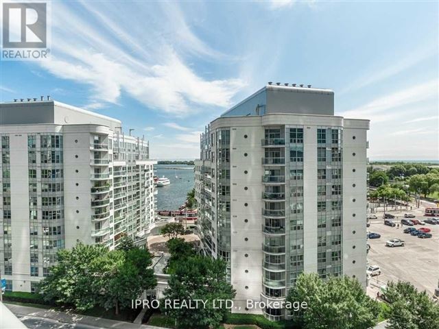 Panorama - 1001 38 Dan Leckie Way - photo 1