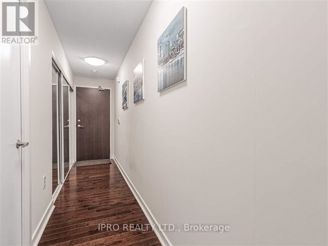 Panorama - 1001 38 Dan Leckie Way - photo 3