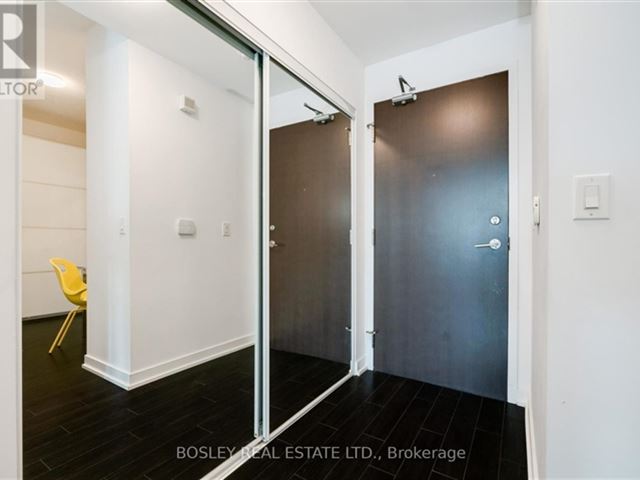 Panorama - 316 38 Dan Leckie Way - photo 3