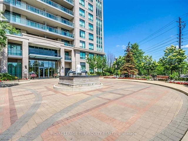 The Fountains of Edenbridge - 804 38 Fontenay Court - photo 2